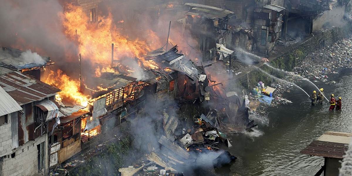 Rozsiahly požiar zničil stovky chatŕč v manilskom slume