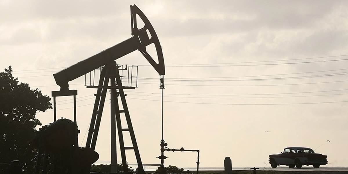Ceny ropy klesli aj na záver roka, za celý rok klesli najviac od roku 2008