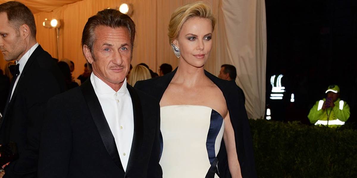 Sean Penn a Charlize Theron nie sú zasnúbení