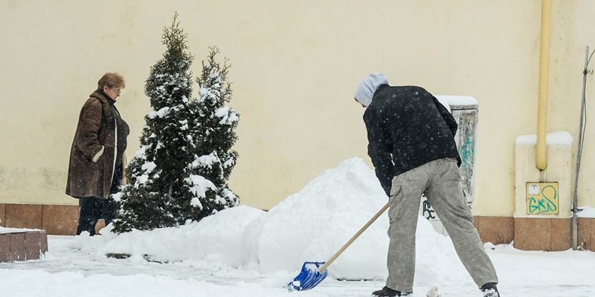 Meteorológovia varujú: Sever Slovenska zasiahne v nedeľu a pondelok intenzívne sneženie