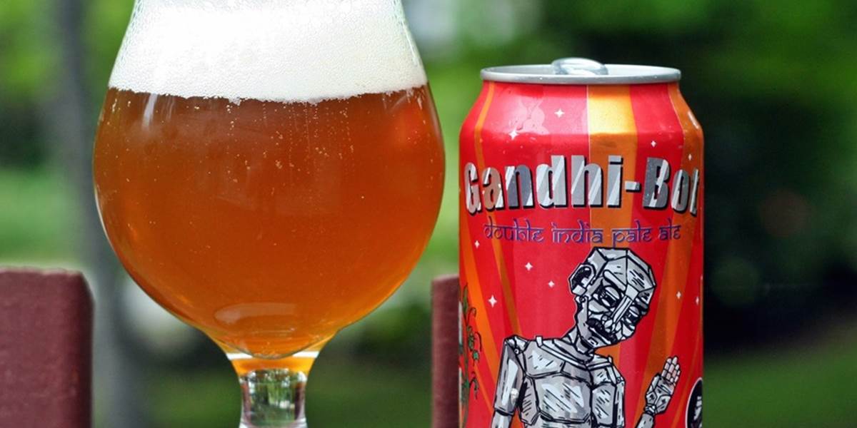 Americký pivovar sa ospravedlňoval: Na etiketu použil abstinenta Gandhího!