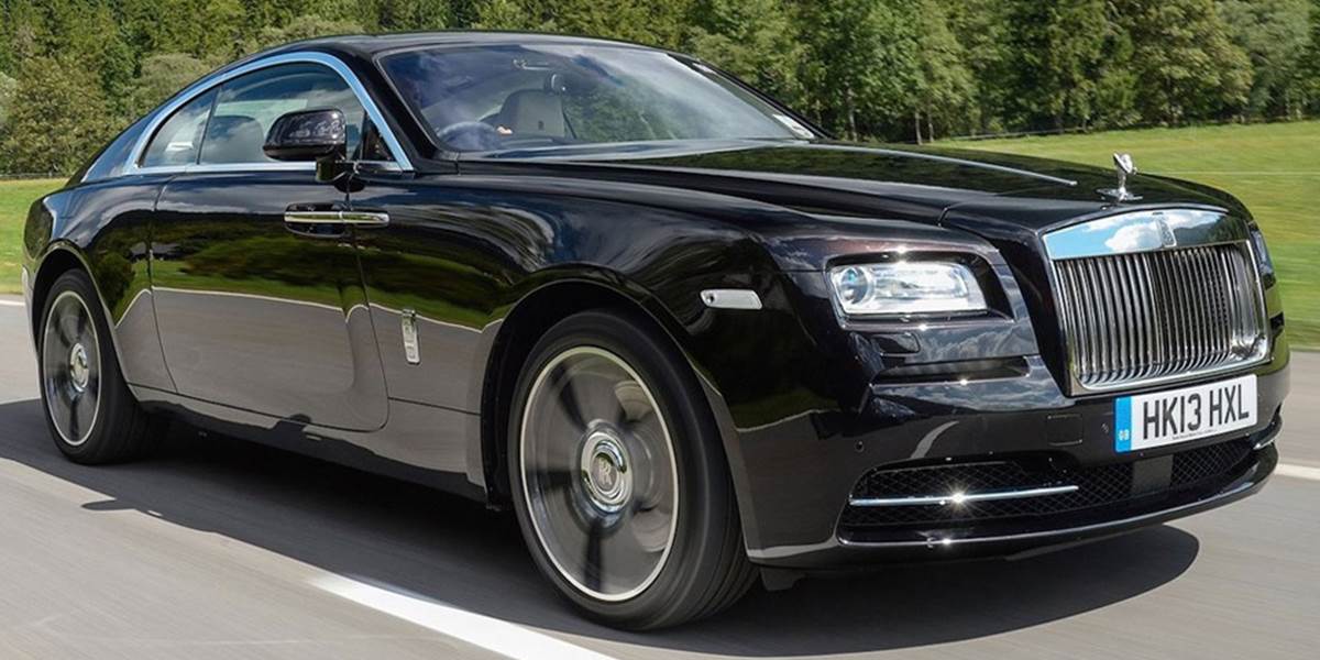 Automobilka Rolls Royce vlani po prvý raz predala vyše 4000 vozidiel