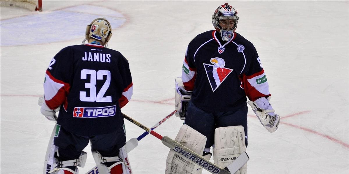 KHL: V Slovane končí brankár LeNeveu, neodchytal ani 9 minút