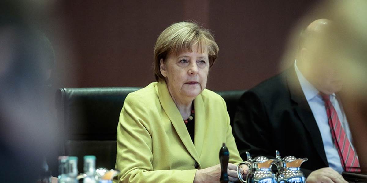 Streľbu v redakcii Charlie Hebdo odsúdila Merkelová, EÚ i NATO