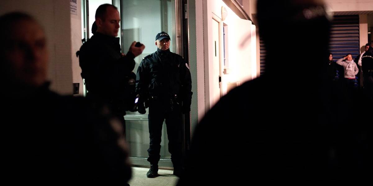 Francúzska polícia počas noci vypočúvala viacero podozrivých