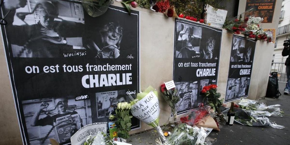 Obete parížskej streľby si ľudia pripomenú aj v Prahe