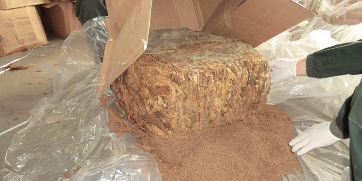Colníci našli v autobuse vyše 40 kilogramov tabaku