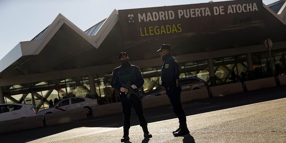 Španielska polícia skúma podozrivý balík na stanici metra a železnice v Madride