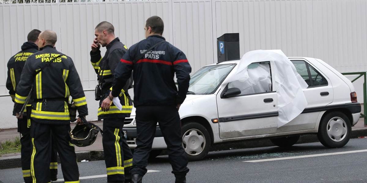 Francúzska polícia pozná strelca z predmestia Paríža, bol v kontakte s Kouachiovcami