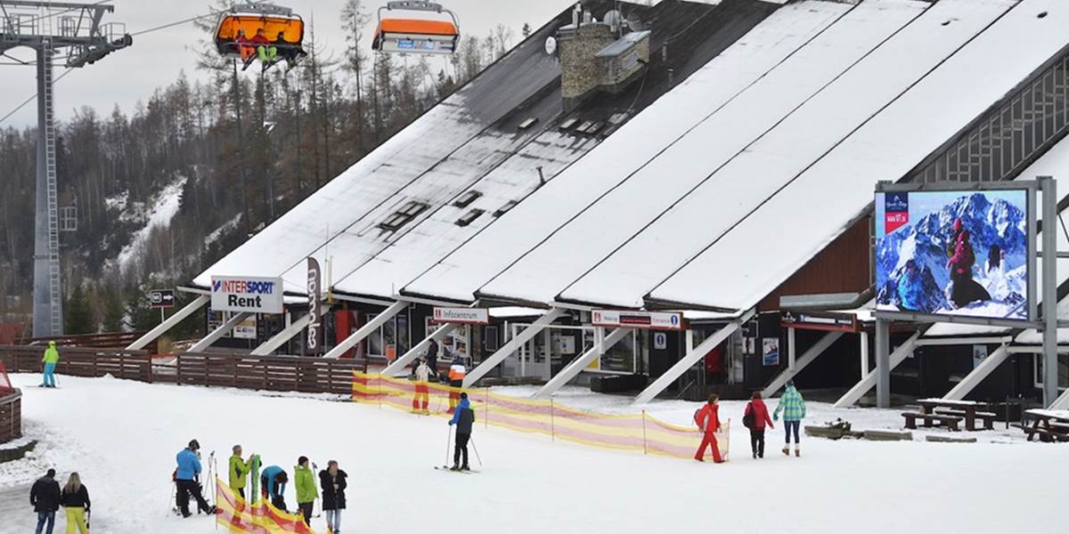 V prevádzke je približne 90 lyžiarskych stredísk