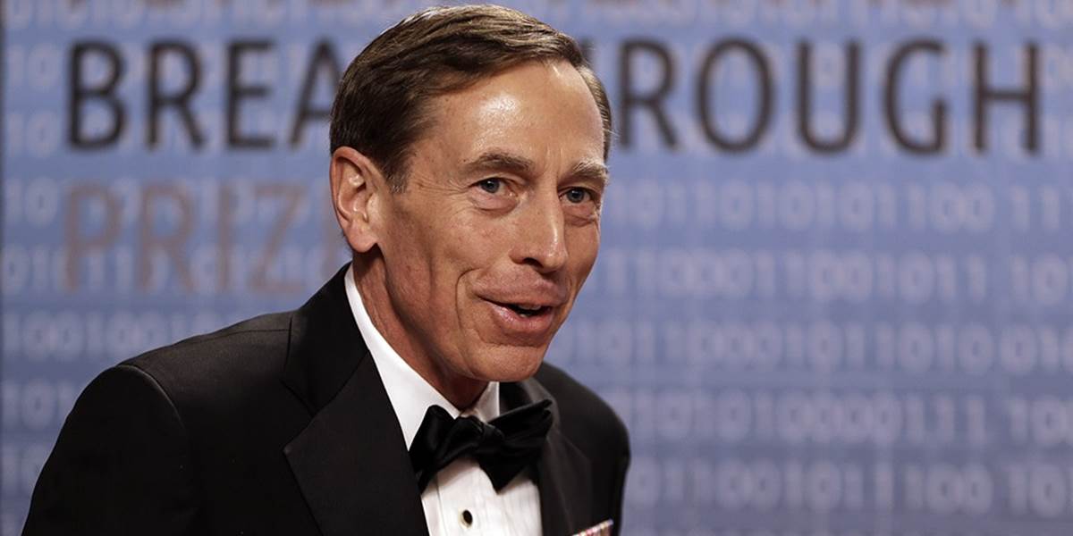 FBI navrhuje stíhať exšéfa CIA, generála Petraeusa