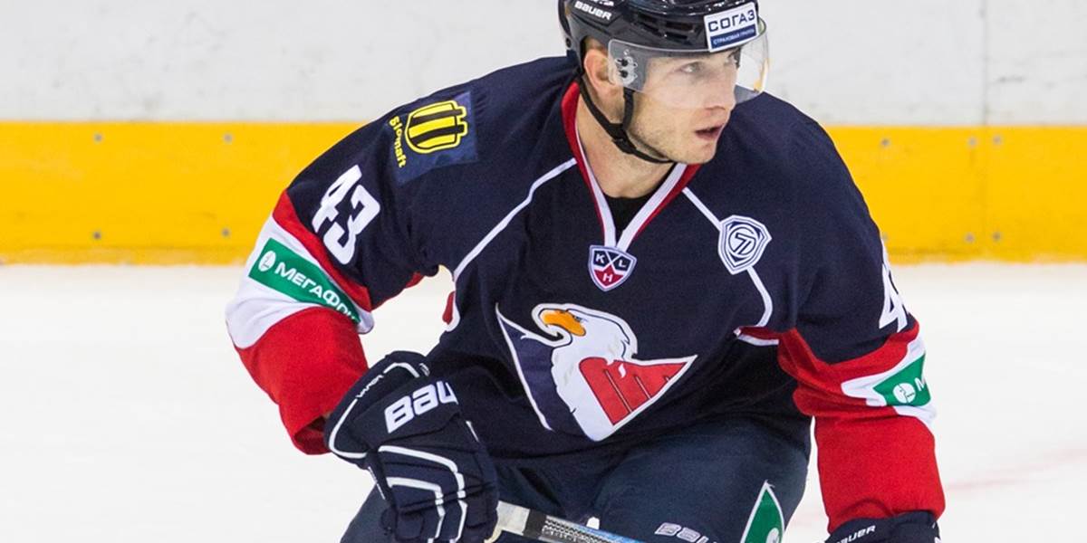 KHL: Slovan aj v Podoľsku v obrane s útočníkom Surovým