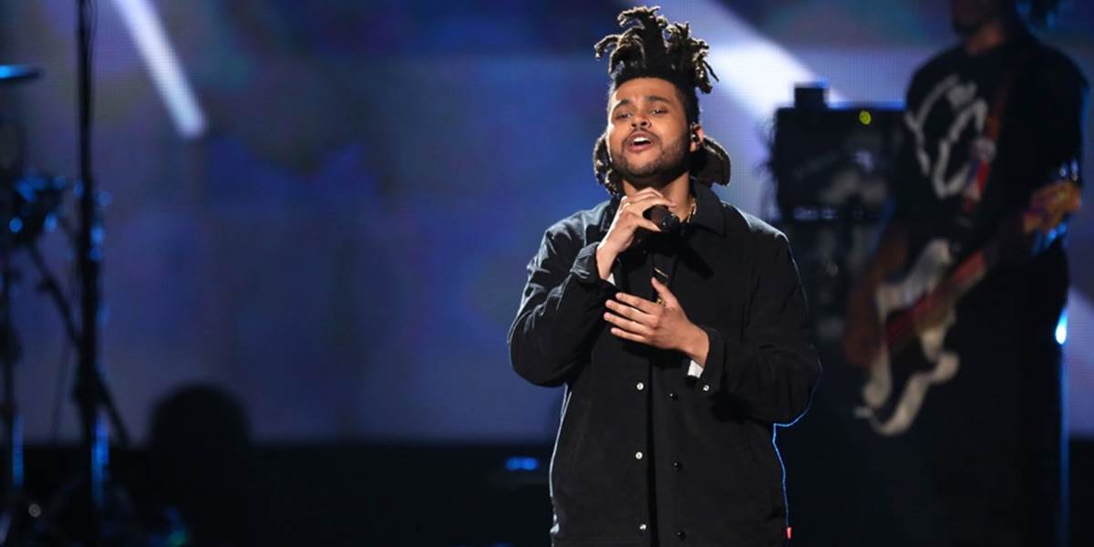 Spevák The Weeknd udrel policajta, zatkli ho
