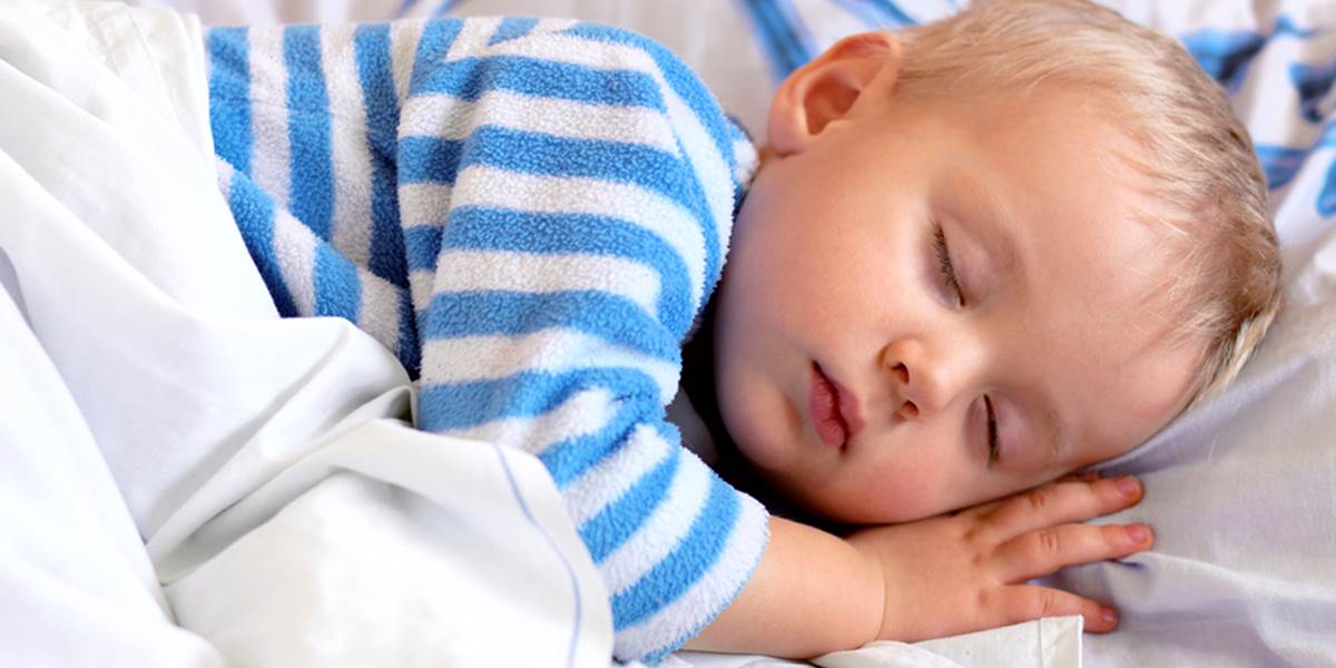 Spánok pomáha bábätkám učiť sa
