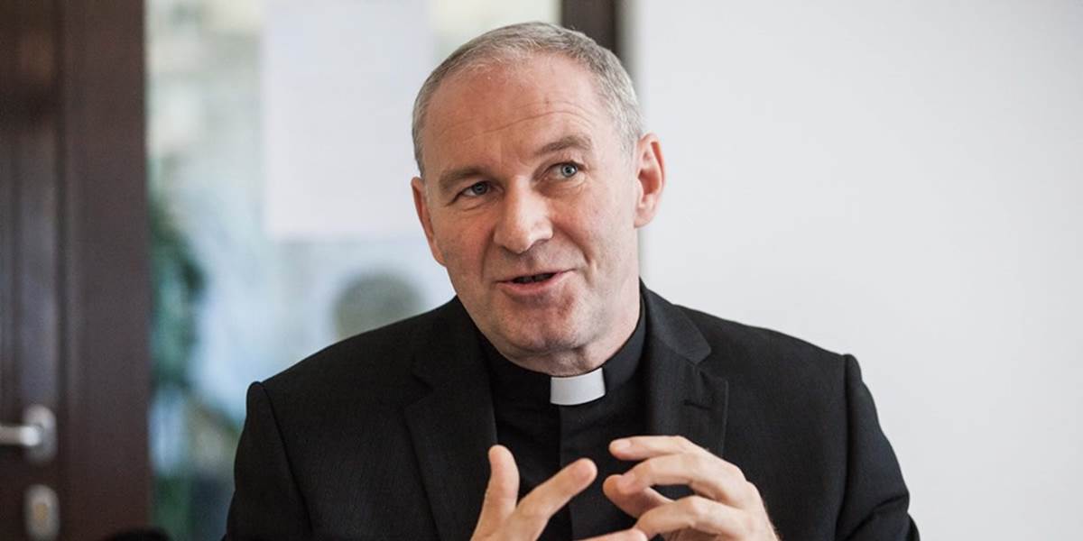 Arcibiskup Bezák už vraj môže v Taliansku verejne pôsobiť