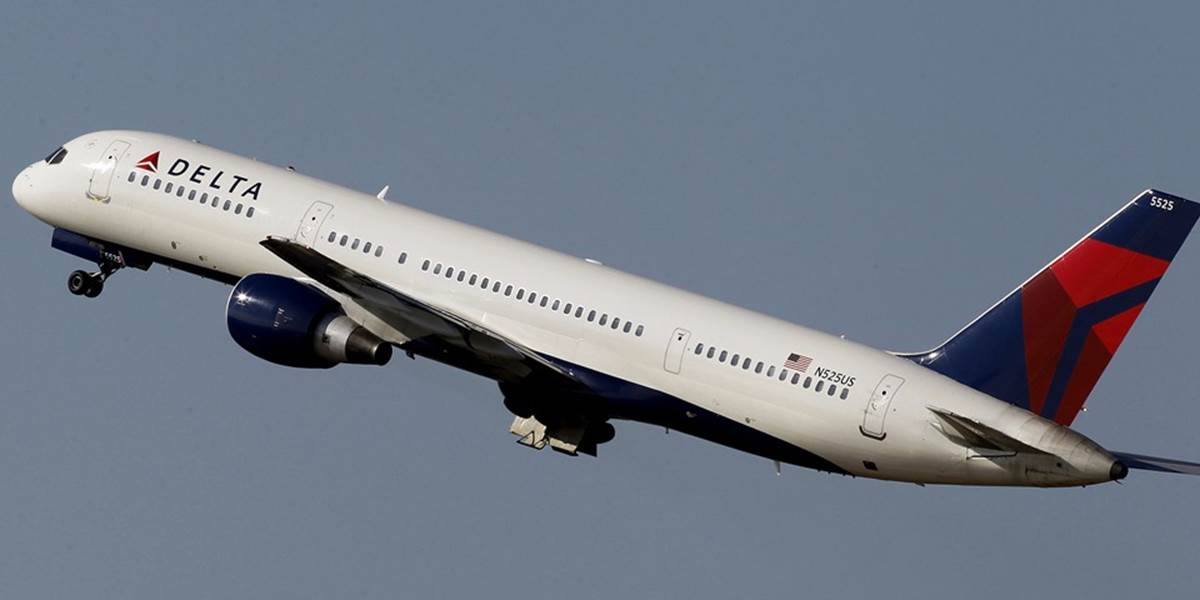 Boeing spoločnosti Delta Airlines núdzovo pristál, piloti ho nedokázali kontrolovať