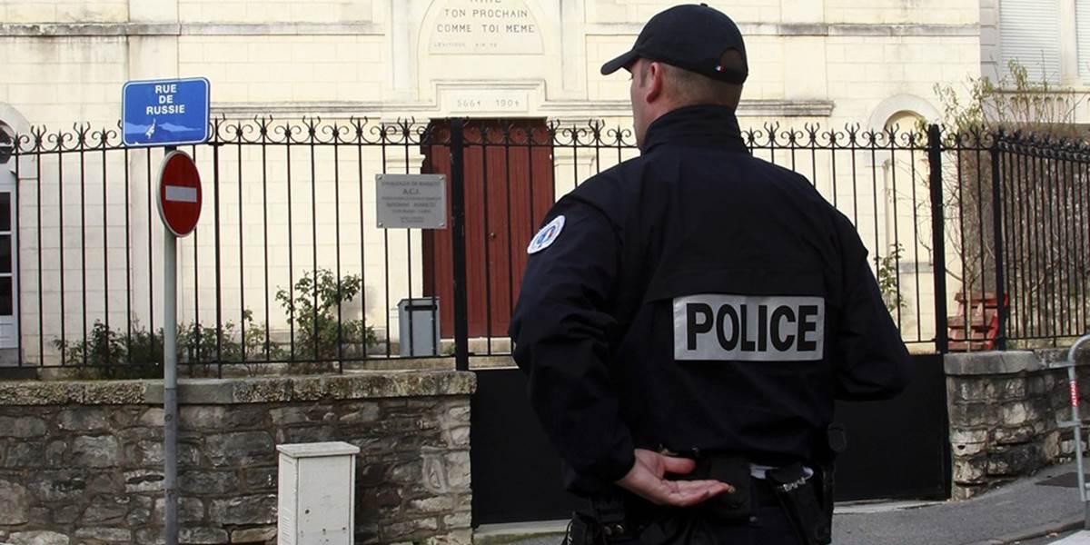 Za podporu terorizmu vo Francúzsku zatkli po útokoch 54 osôb