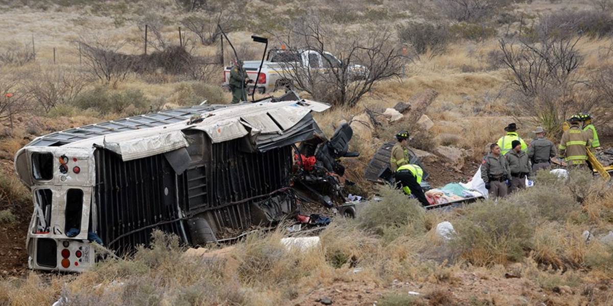 Väzenský autobus v Texase narazil do vlaku: Zahynulo desať ľudí!