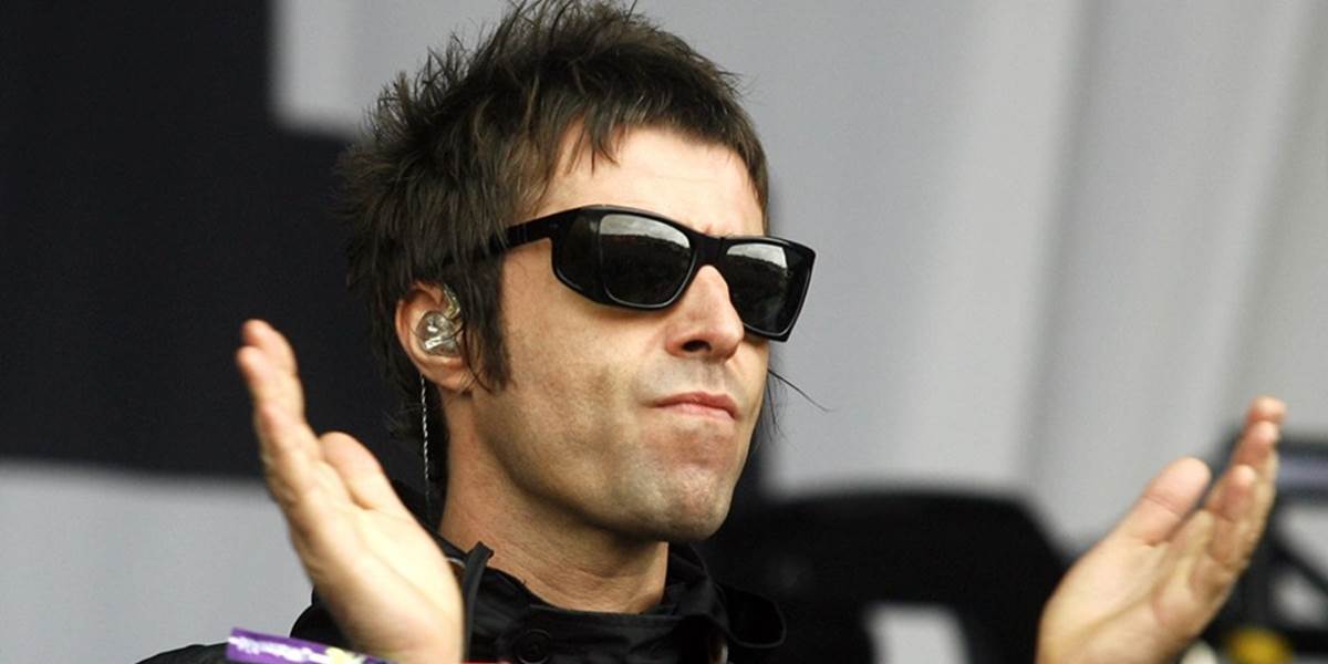 Liam Gallagher dostal pokutu za neúčasť na súde