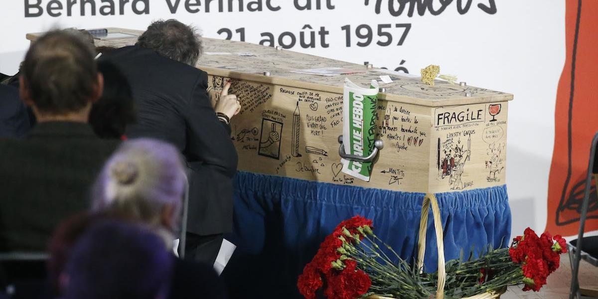 Paríž sa rozlúčil s ďalšími obeťami atentátu na redakciu Charlie Hebdo