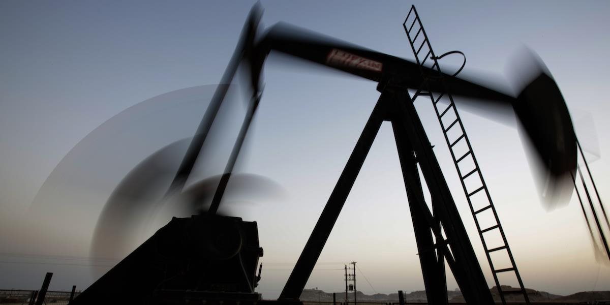 Lacná ropa a rast ekonomiky USA vyhliadky svetového hospodárstva nezlepšia