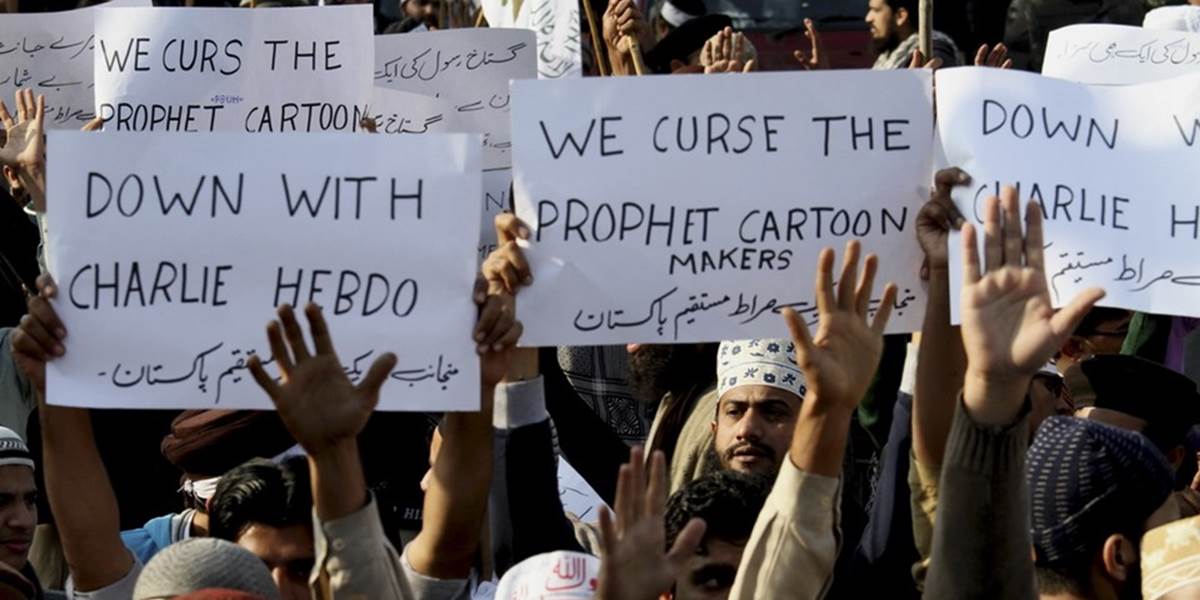 Demonštrácia proti Charlie Hebdo v Karáči prerástla do násilností