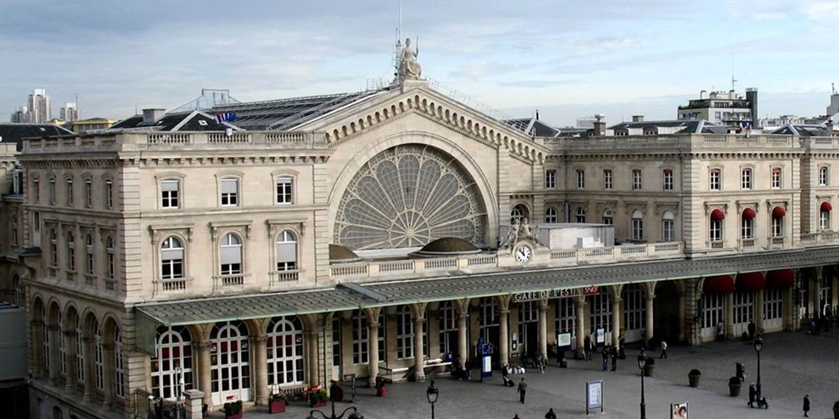 Polícia v Paríži uzavrela železničnú stanicu Gare de l'Est, poplach bol falošný