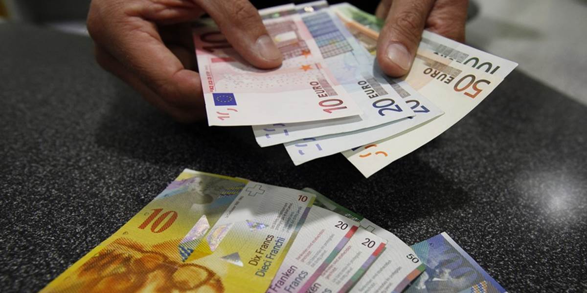 Euro vymazalo časť strát voči franku