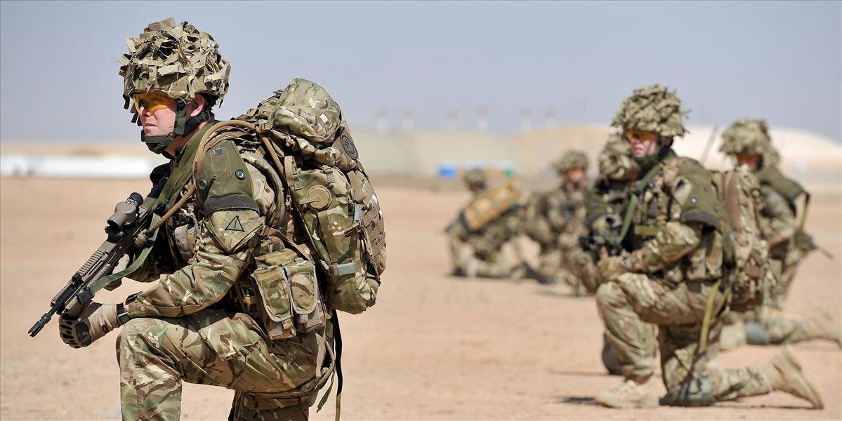 Británia vyšle na vojenské cvičenia vo východnej Európe viac vojakov