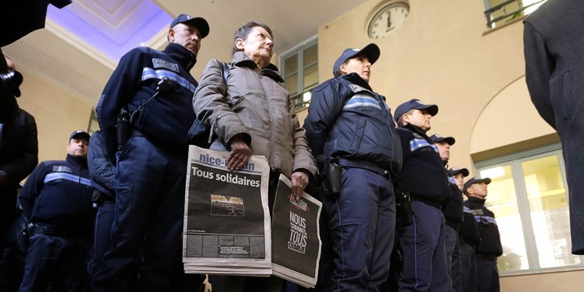 Vo Francúzsku pochovali anonymne prvého z trojice teroristov