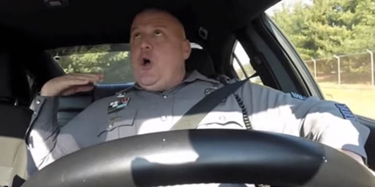Toto policajné VIDEO vám zaručne zlepší náladu