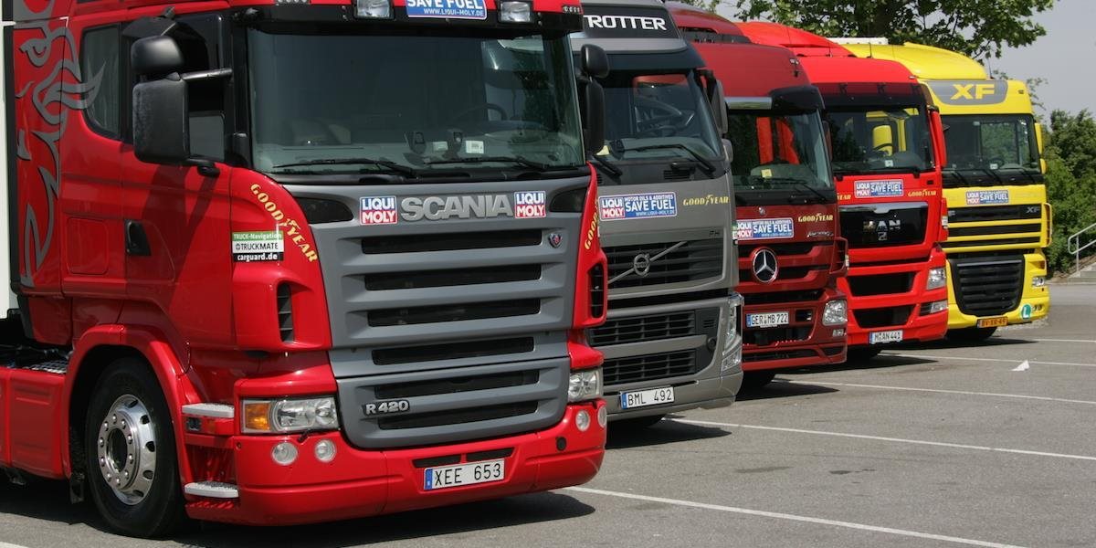Vodiči kamiónov blokujú dopravu vo Francúzsku, chcú vyššie mzdy
