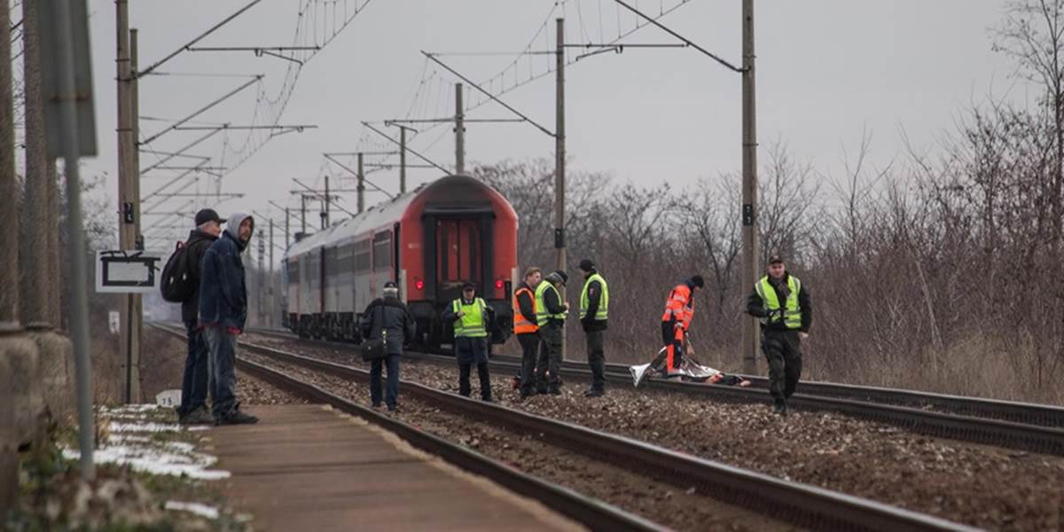 Zrážka s vlakmi stála život dvoch ľudí