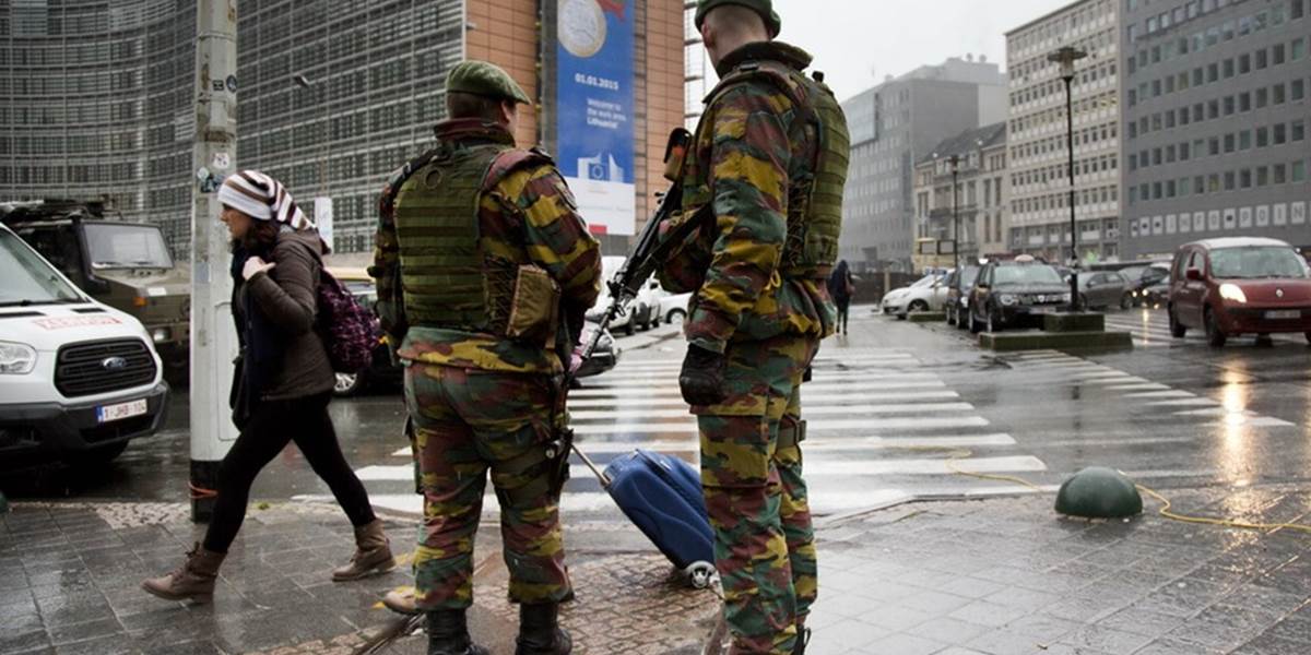 Belgicko pátra po dvoch podozrivých teroristoch, množia sa anonymné hrozby