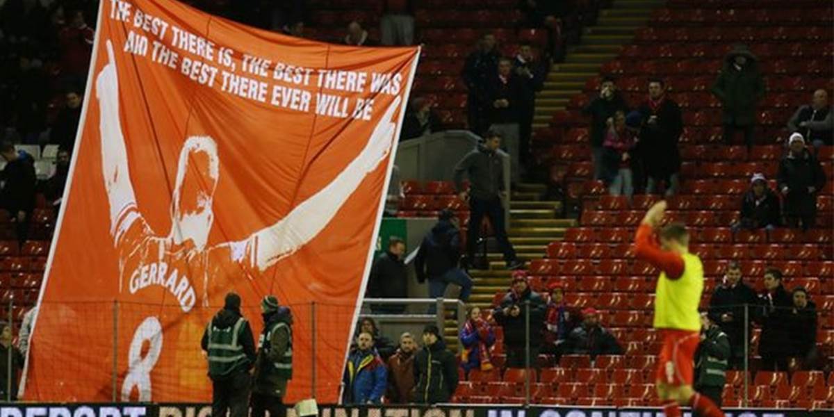 Fanúšikovia Liverpoolu vzdali hold klubovej legende Stevenovi Gerrardovi