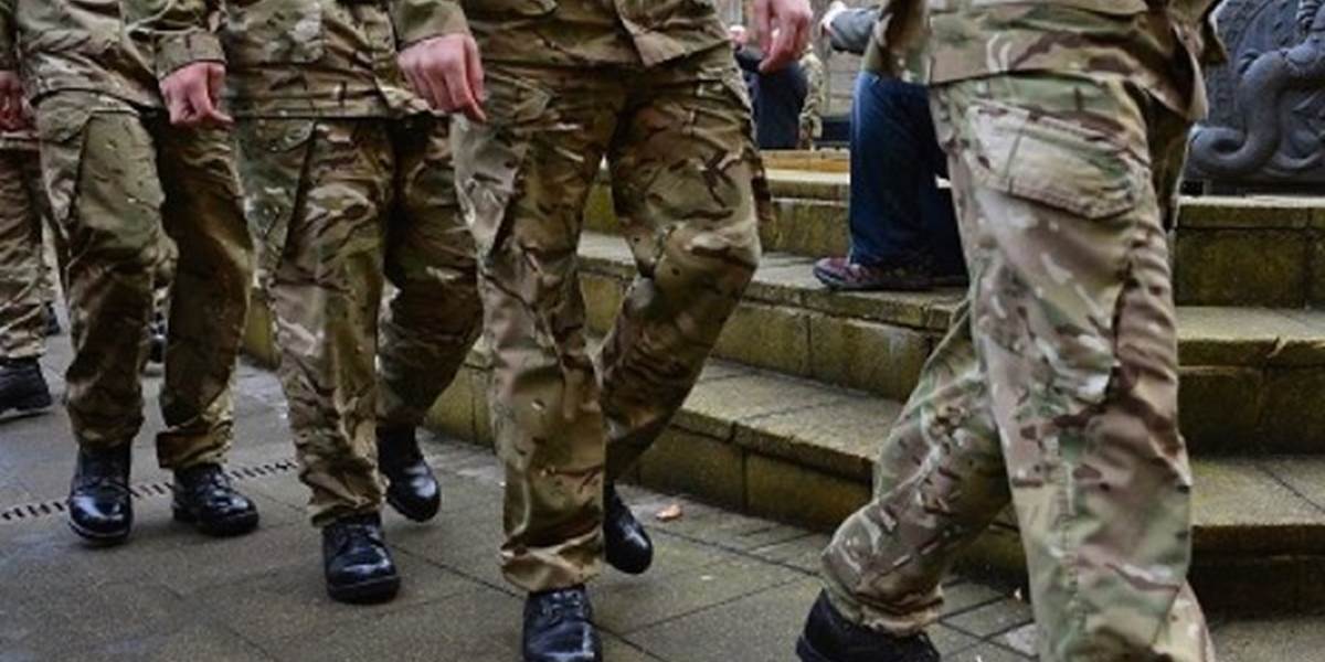 Britský vojak znásilnil šesťročné dievčatko, čaká ho proces!