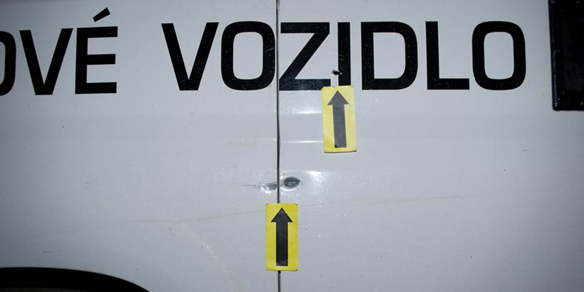 NAKA objasnila prepad pancierového auta v Zlatých Moravciach, tri osoby zadržali