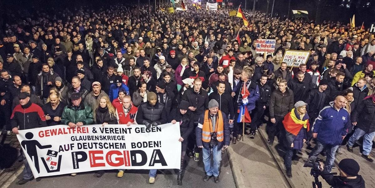 Proti hnutiu PEGIDA vyšlo demonštrovať do ulíc nemeckého Freiburgu okolo 20-tisíc ľudí