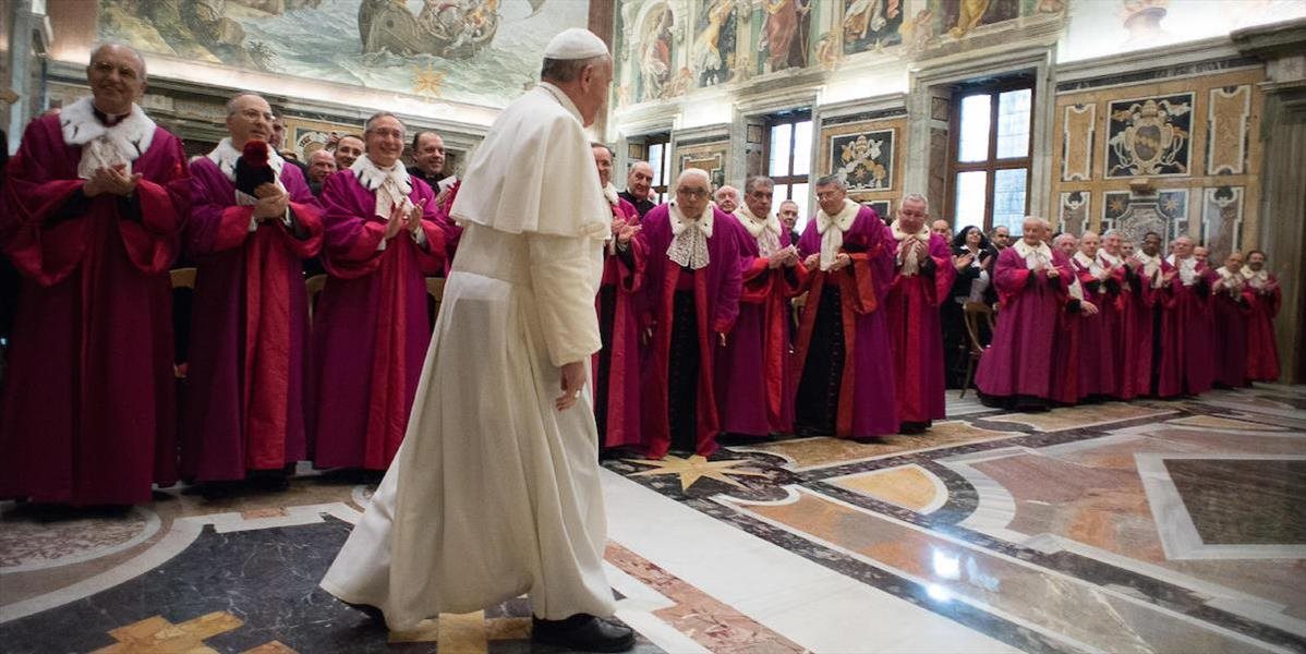 Pápež vyzýva budúcich kardinálov, aby boli striedmi