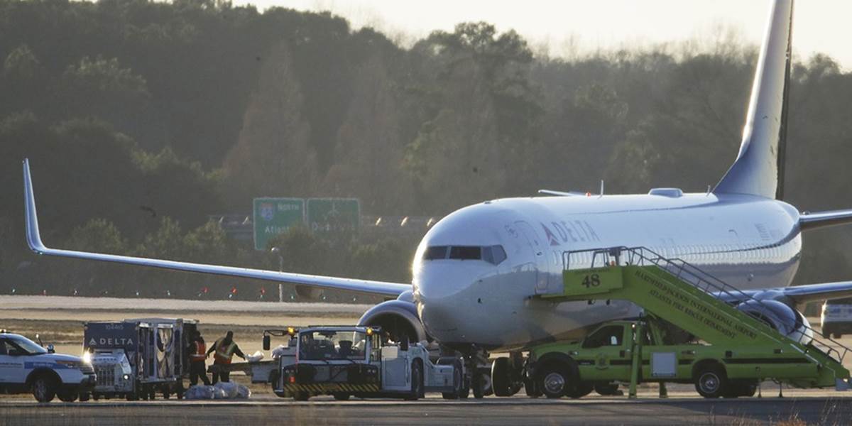V lietadlách smerujúcich do Atlanty po vyhrážkach bomby nenašli