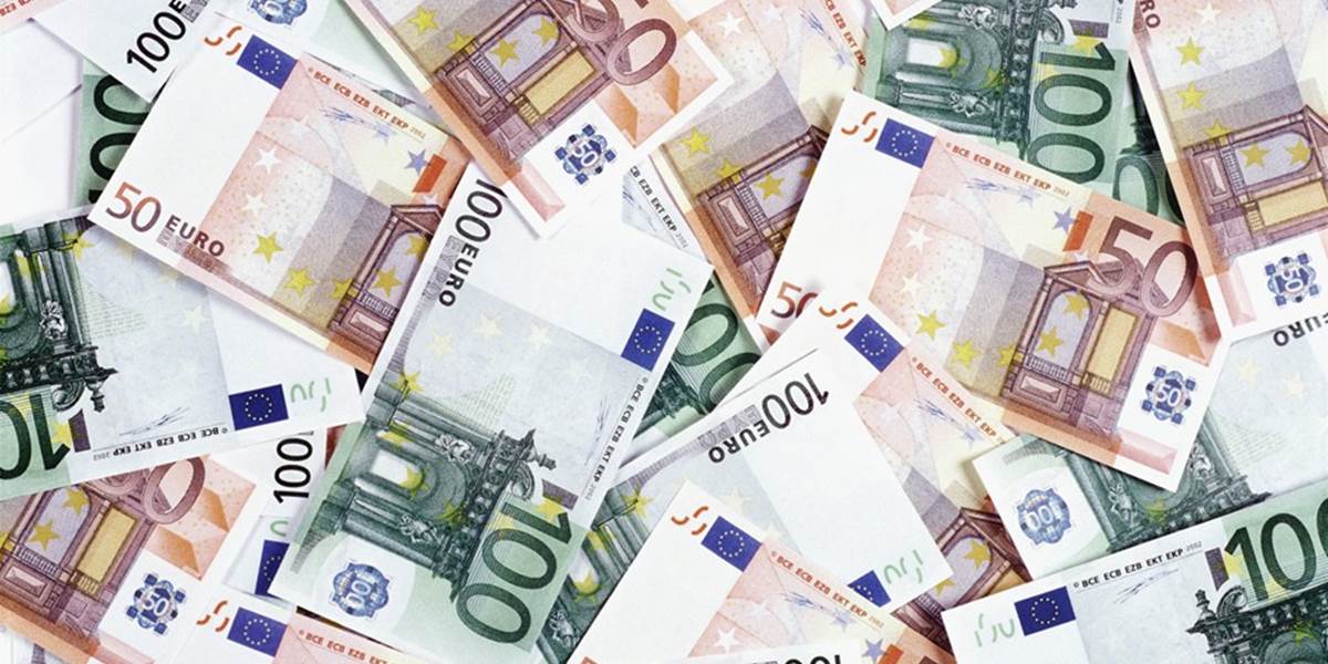 Kurz eura stagnuje na úrovni 1,1373 USD/EUR