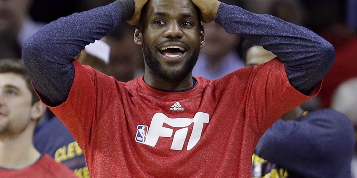 NBA: LeBron James pre zranenie zápästia proti Portlandu nehral