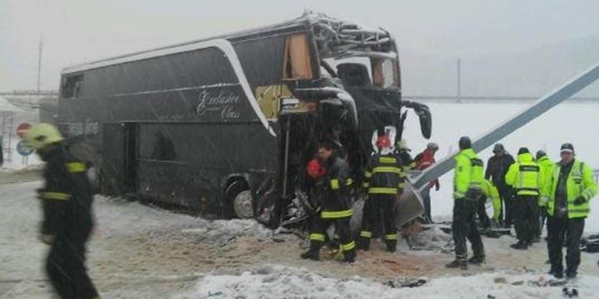 Tragická nehoda autobusu na Spiši: Hlásia tri obete a štyroch ťažko zranených
