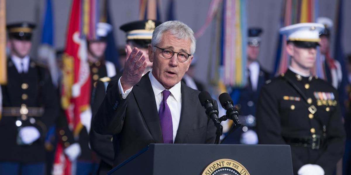 Hagel: USA by mohli do Iraku vyslať pozemné nebojové jednotky