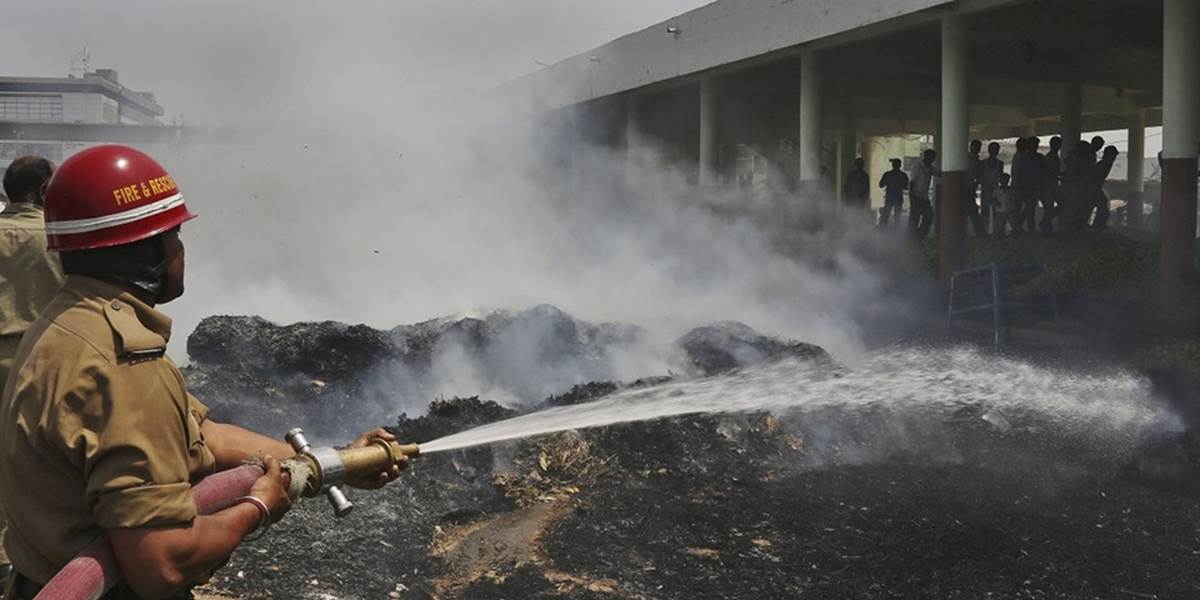 Požiar v továrni na plasty si vyžiadal 9 ľudských životov
