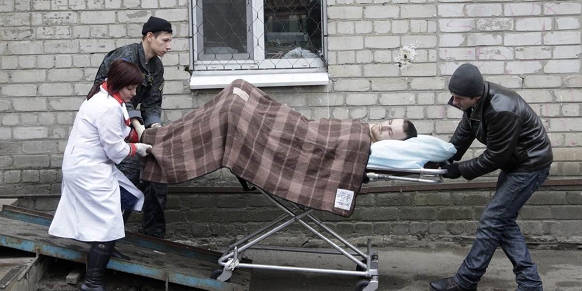 Pri bojoch na Ukrajine zahynulo ďalších 13 vojakov a sedem civilistov