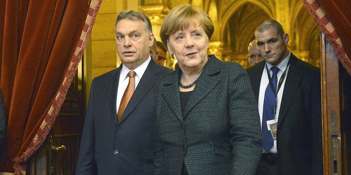 Orbán nedokázal pred Merkelovou maskovať svoje antidemokratické postoje