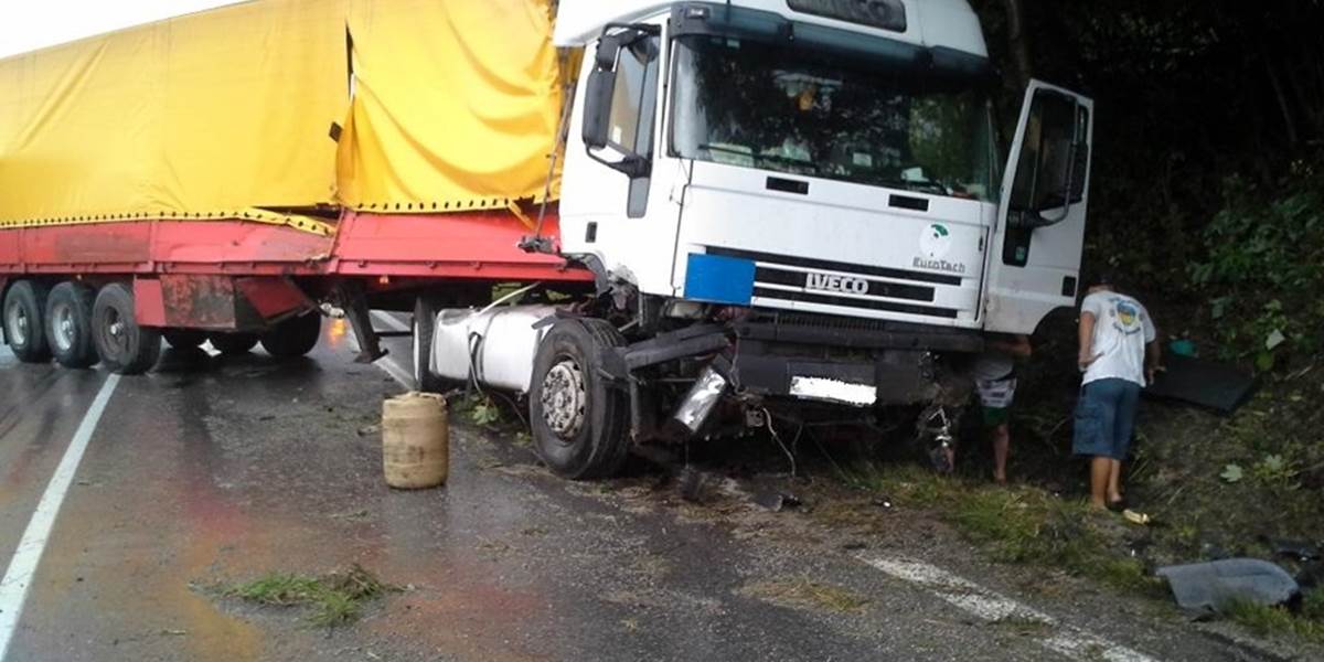 Dopravnú nehodu na juhu Ruska neprežilo 11 ukrajinských robotníkov