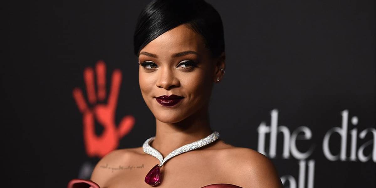 Rihanna predstaví skladbu FourFiveSeconds na udeľovaní Grammy