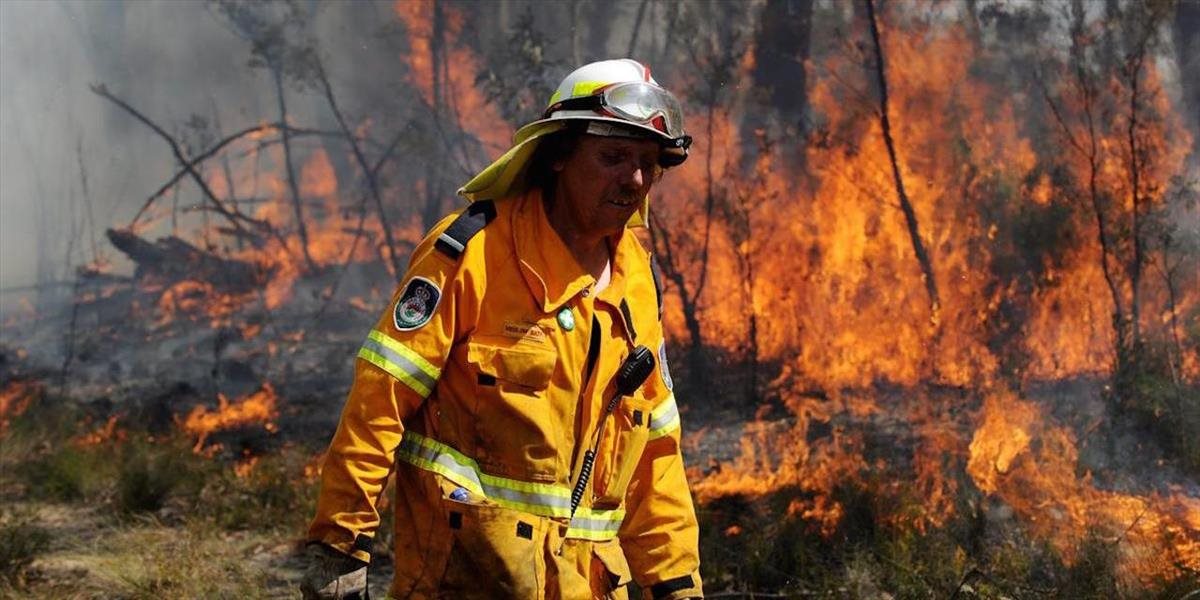 Hasiči bojujú s dvoma veľkými lesnými požiarmi na západe Austrálie
